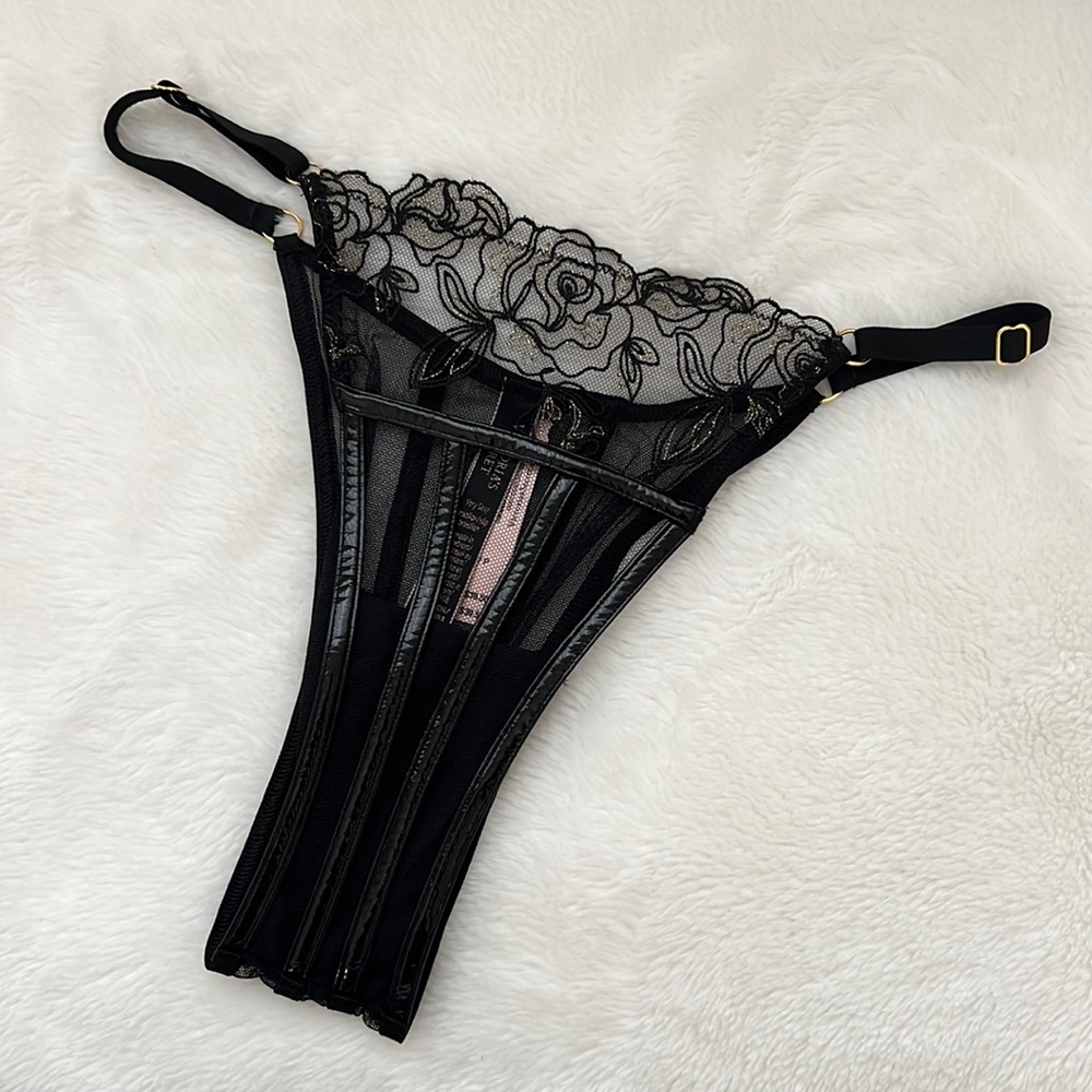 VICTORIA'S SECRET VERY SEXY Black Thong Panty S Embroidery VS NWT